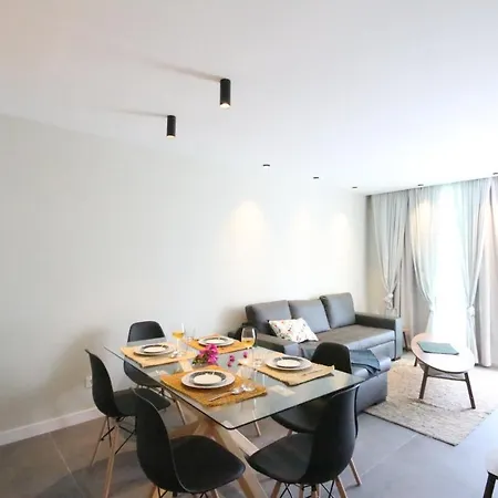 Azahara Sunrises, Cristianos Apartamento *