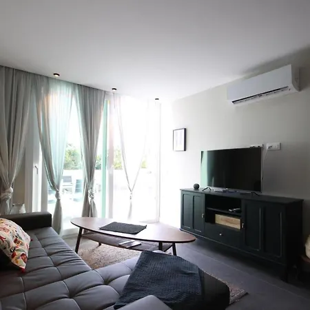 Azahara Sunrises, Cristianos Apartamento